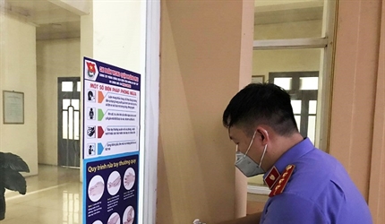 Chi đoàn Viện KSND quận Hoàng Mai chung tay phòng chống dịch viêm đường...